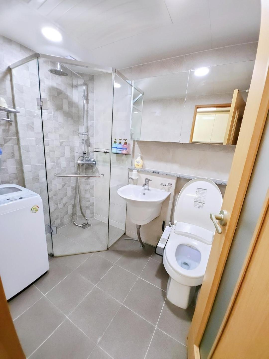 Hongdae Residence-2 1Min From Hongik Uni Station Exit #1 Seoul Exterior foto